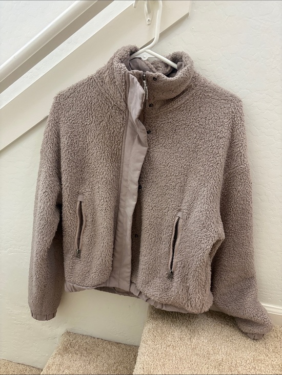 Vuori Jackets & Blazers - Vuori - Cozy Taupe Sherpa Jacket - Women's Plush Zip Jacket